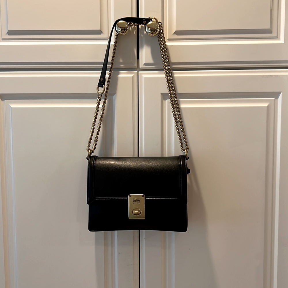 Coach chain purse, excellent condition.